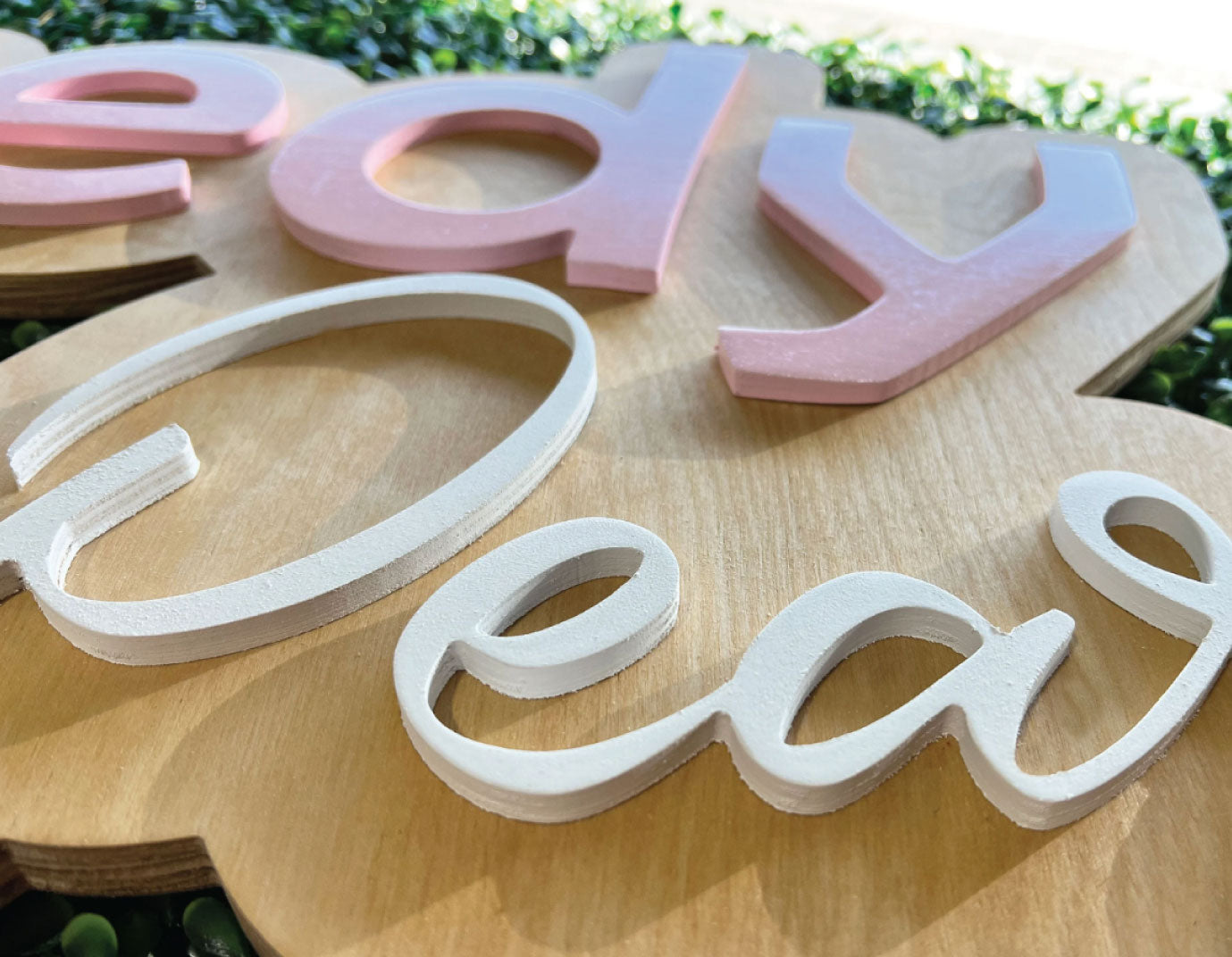 Letrero de madera personalizado con nombre para habitación de niños