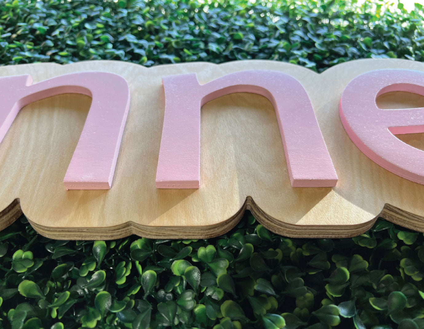 Letrero de madera personalizado con nombre para habitación de niños